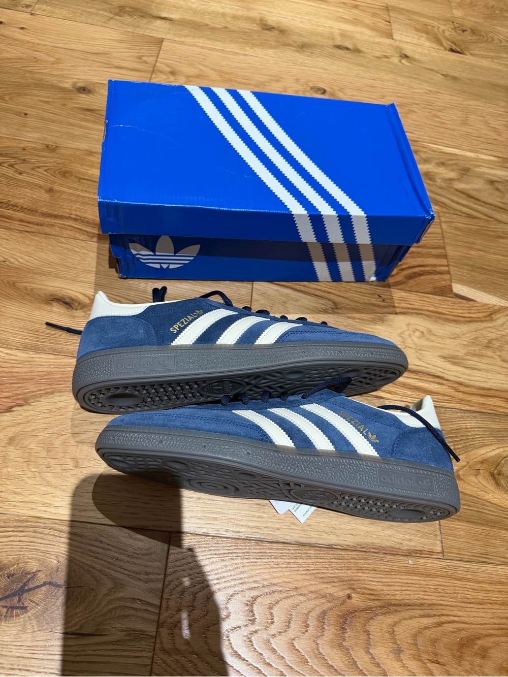 NWT Adidas Handball Spezial Men’s 11 Navy Blue White Suede Sneakers